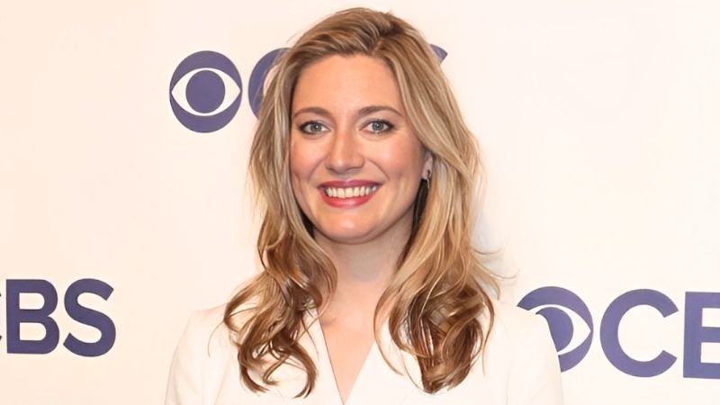Zoe Perry: Bio, Age, Life, Career, Net Worth