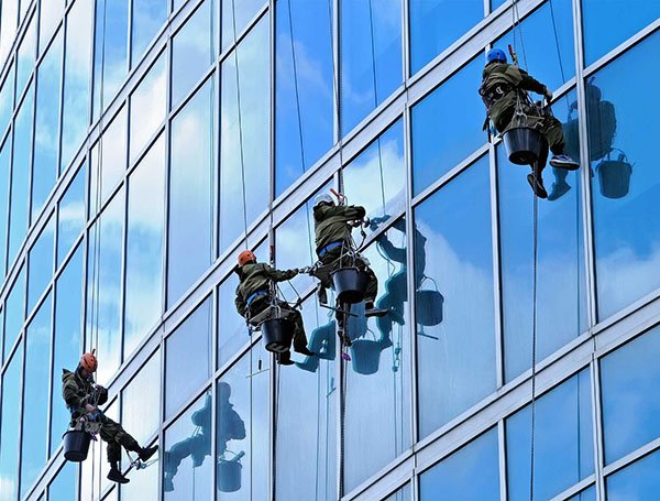 What Can You Expect From a Window Cleaning Service?